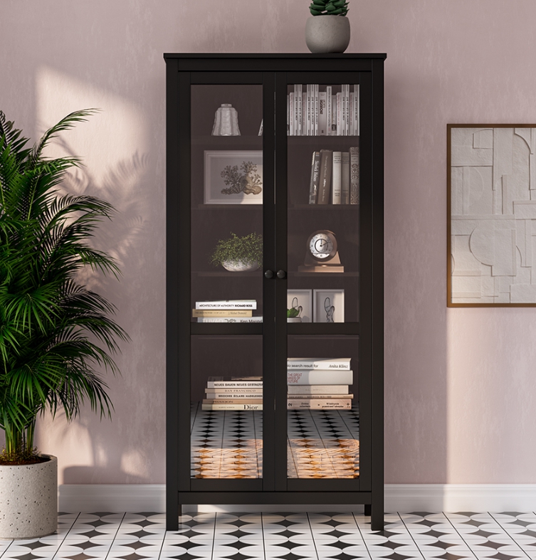 HEMNES ХЕМНЭС  КЫМÖР Шкаф-витрина с 2 дверями черный стекло